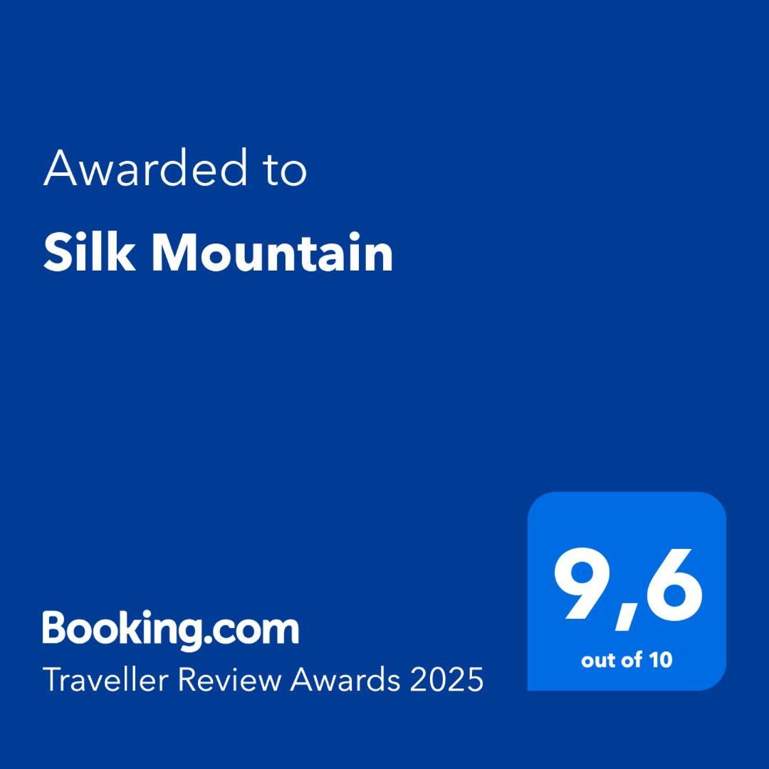 Silk Mountain Lägenhet Bishkek Exteriör bild